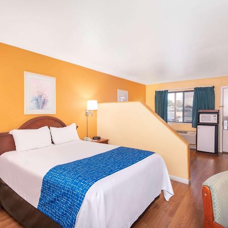 Travelodge By Wyndham Kingman Dış mekan fotoğraf