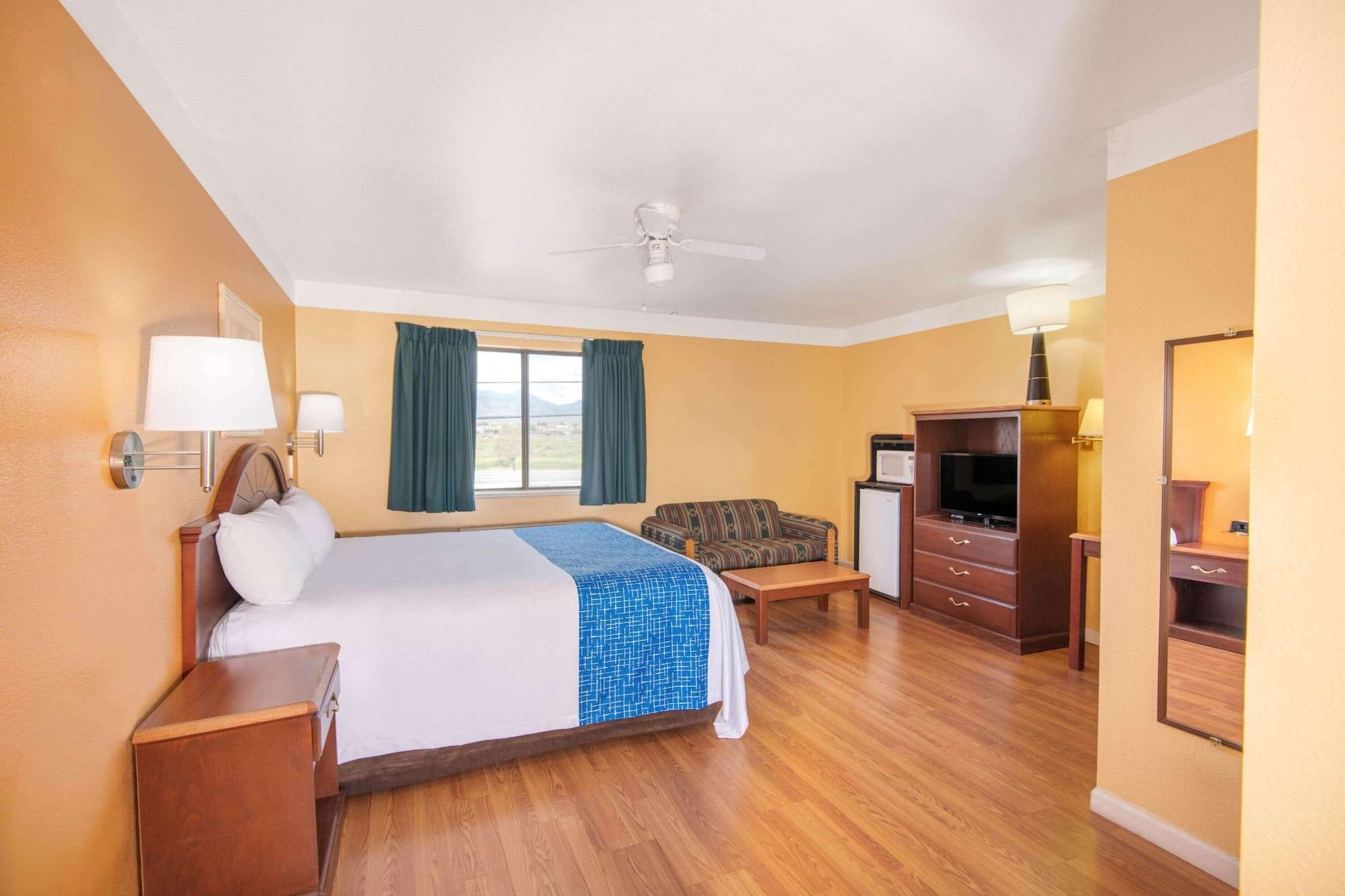 Travelodge By Wyndham Kingman Dış mekan fotoğraf