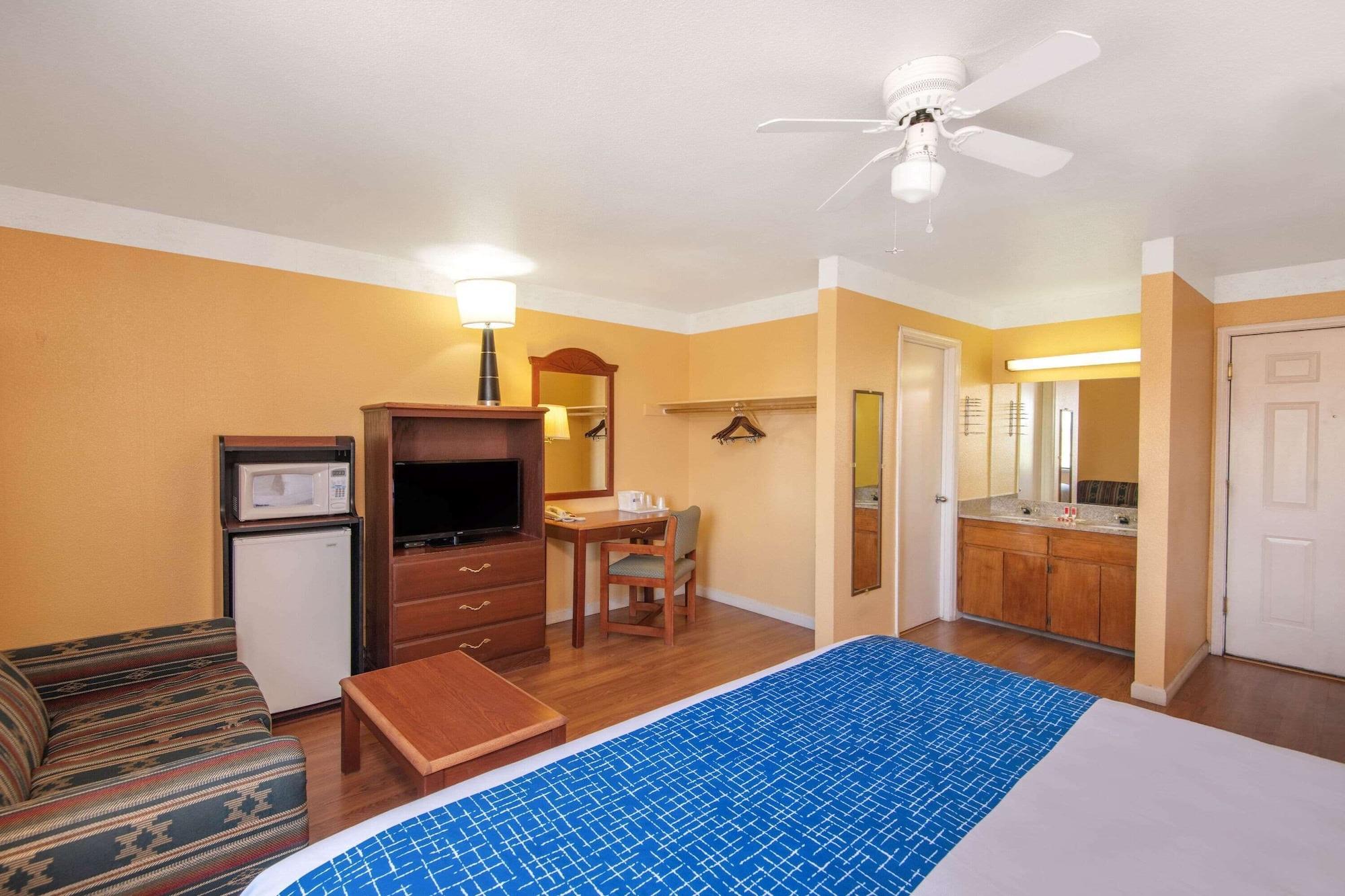 Travelodge By Wyndham Kingman Dış mekan fotoğraf
